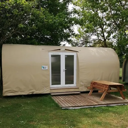 Campsite De L Etang Chateauneuf-sur-Charente